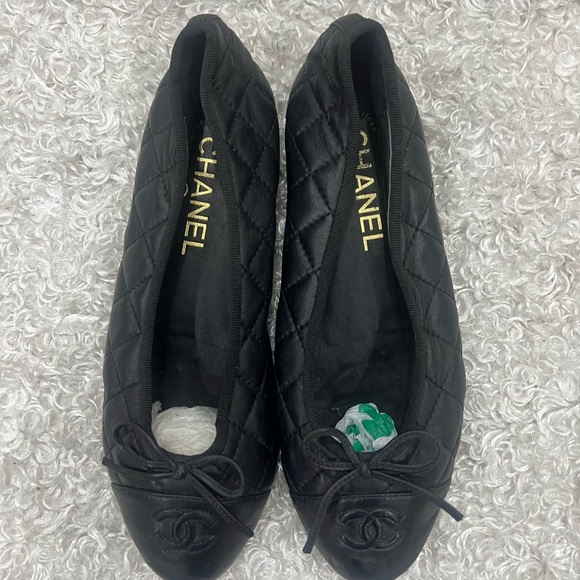 Chanel Black Quilted Leather Bow Ballet Flats - Picture 1 of 12